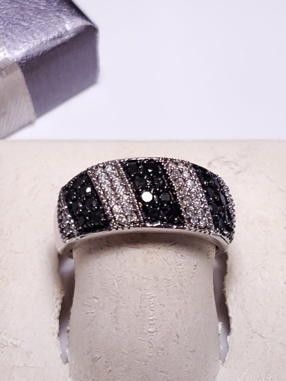 Estate .75ctw Black&White Diamond Diagonal Striped SterlingSilver Band Ring25040